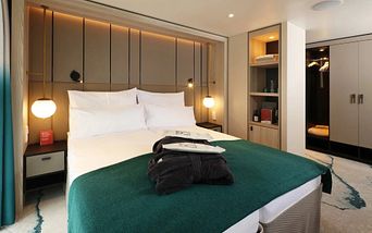 2-bett-balkonsuite mit zusatzbett kat. f