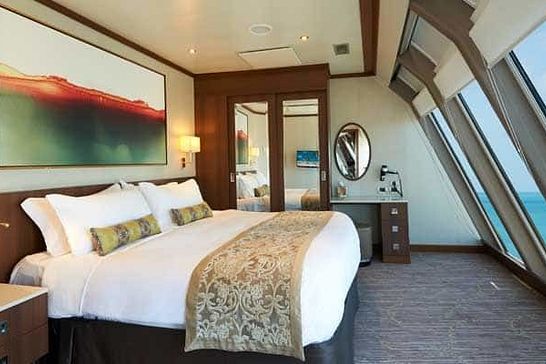 Norwegian Dawn - Norwegian Cruise Line - Deluxe Owners Suite (S6)