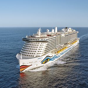 AIDAnova Schiff auf Fahrt