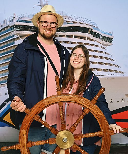 Tobi und Nina auf der AIDAcosma