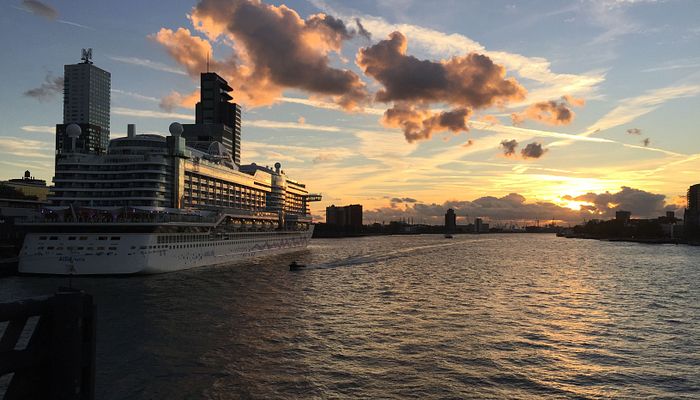 AIDAperla in Rotterdam 