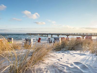 Strand, Dünen, Meer, Steg, Sand, Strandkörbe, Gras, Sonne, Himmel, Küste