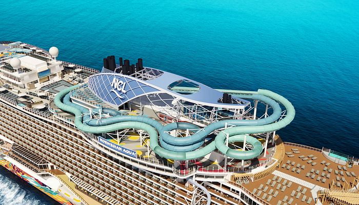 NCL MS Norwegian Aqua_Leben an Bord_an Deck_Wasserrutsche_Slidecoaster