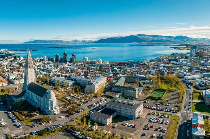 Impression zu Sommer 2027 - AIDAsol - Island-Rundreise