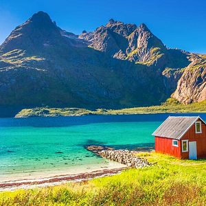 Fjord_AdobeStock_77604535
