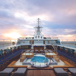 MS Nautica Pooldeck