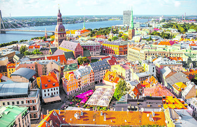 ostsee mit lichterfest in riga