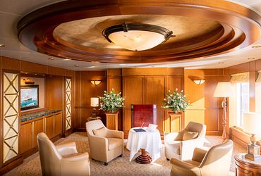 Admiral’s Lounge