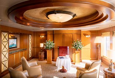Admiral’s Lounge