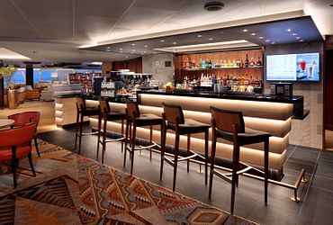 Crow’s Nest Bar 