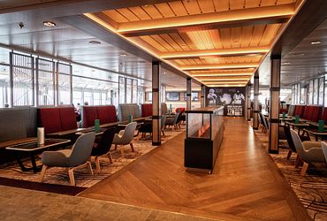 Explorer Lounge & Bar