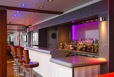 Shaker’s Cocktail Bar 