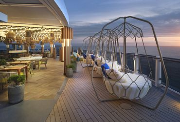 Outdoor Bar & Lounge 