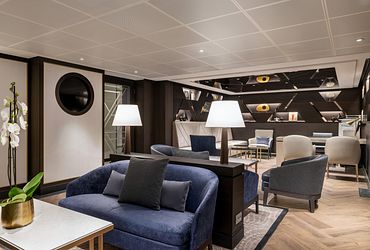 Executive Lounge 