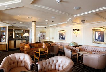 Adlon-Lounge
