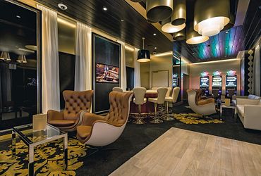 Casino & Lounge