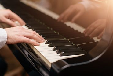 Piano Bar