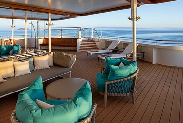 Sunset Lounge 