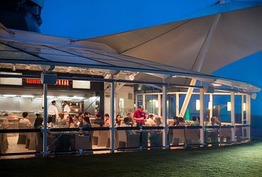 The Lawn Club Grill 