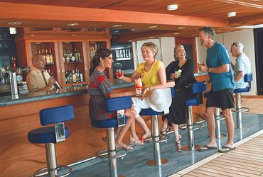 Waves Bar