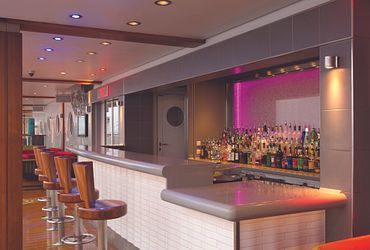 Shaker’s Cocktail Bar
