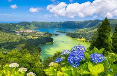 Q:\Destinationen\Portugal\Azoren\Sao Miguel\Sete Cidades\Azoren_Sao Miguel_Sete Cidades_AdobeStock_246908866 © Nido Huebl.jpeg
