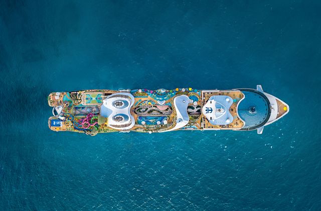 Icon of the Seas_RCI_außen_oben_Schiff