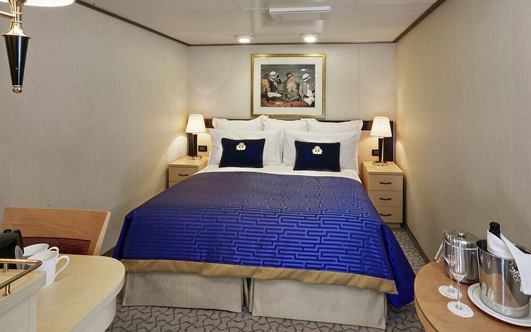 Queen Elizabeth - Cunard Line - Zweibett innen, Mittschiffs, Deck 4, 5, 6, 7, 8 (IA)