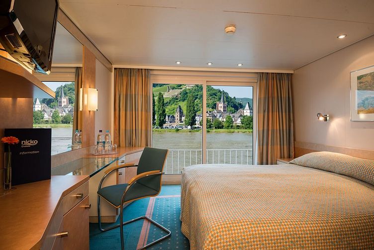 MS VIKTORIA - Nicko Cruises - 2-Bett Mitteldeck mit franz. Balkon (MD)