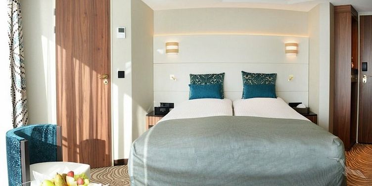MS Anesha - Phoenix Flusskreuzfahrten - Zweibett Suite außen mit frz. Balkon Saturndeck (F)