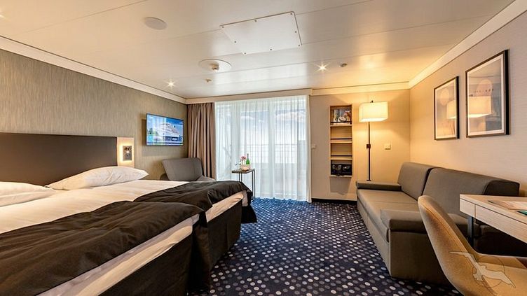 MS Amera - Phoenix Seereisen - 2-Bett-Junior Suite Balkon Jupiterdeck (buchb.2-3) *SILBER* (S3)