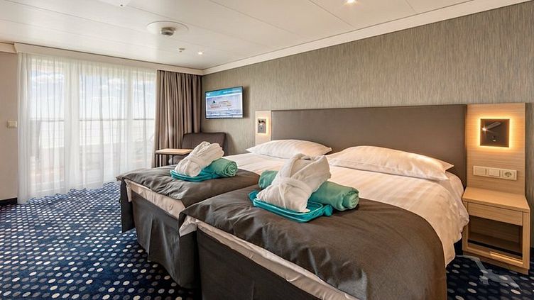 MS Amera - Phoenix Seereisen - 2-Bett-Junior Suite mit Balkon Jupiterdeck *SILBER* (S2)