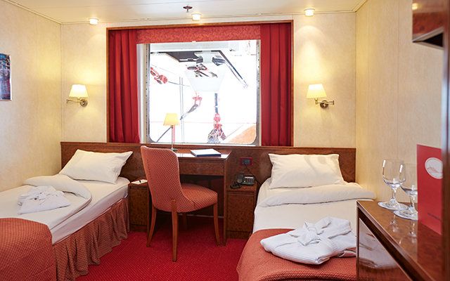 MS Hamburg - Plantours Hochseekreuzfahrten - Zweibett außen, Deck 2 und 4 (auf Deck 4 mit Sichtbehinderung) (HK06)