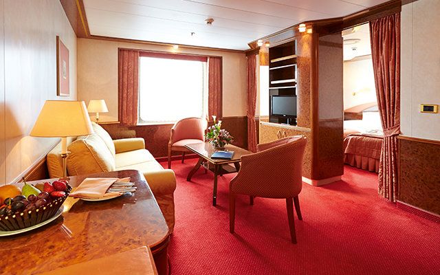MS Hamburg - Plantours Hochseekreuzfahrten - Suite, Zweibett außen, Deck 4 und 5 (HK12)