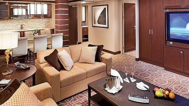 Celebrity Eclipse - Celebrity Cruises - Royal Suite (RS)