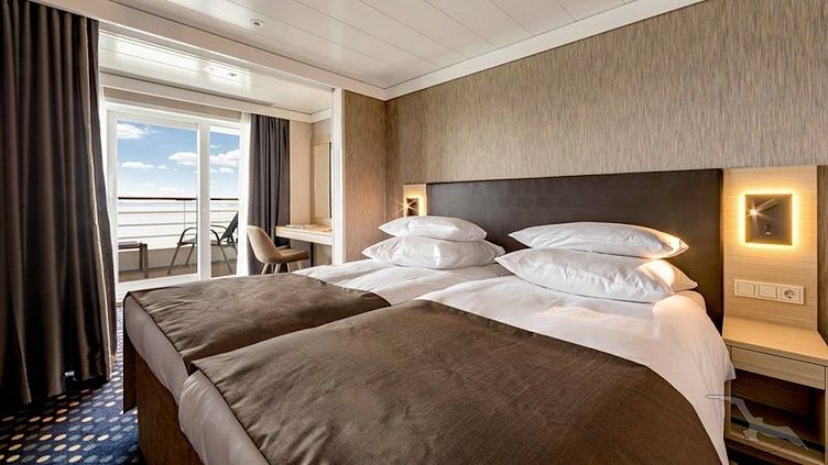 MS Amera - Phoenix Seereisen - 2-Bett-Suite mit Balkon Panoramadeck (buchb. 2-3) *GOLD* (V3)