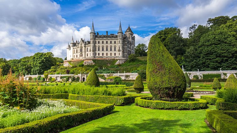 Dunrobin Castle_nördlich_von_Invergordon_AdobeStock_199850199©Francesco Bonino_mio