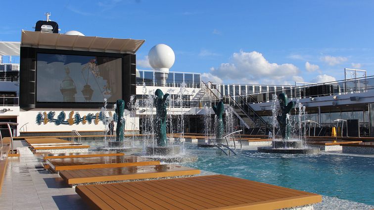 MSC Euribia Außenpool