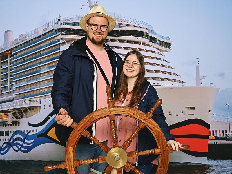 Tobi und Nina auf der AIDAcosma