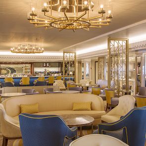 Queen Mary 2 Carinthia Lounge