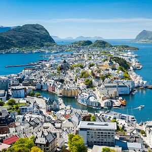 Alesund_AdobeStock_116280840 © wim