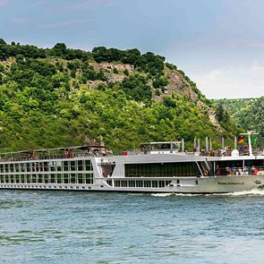 MS Royal Emerald - 1AVista - MS Royal Emerald