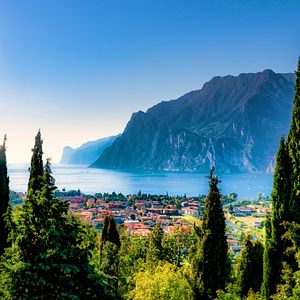 Gardasee_Torbole_AdobeStock_301605925 © EKH-Pictures_abo