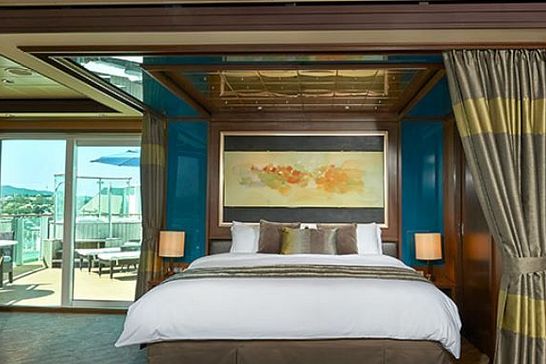 Norwegian Jewel - Norwegian Cruise Line - The Haven Deluxe Owner's Suite