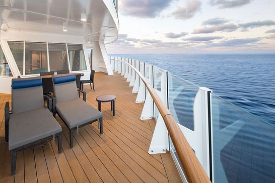 Symphony of the Seas - Royal Caribbean International - AquaTheater Suite mit großem Balkon (A3)