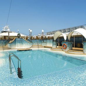 Sun,Ship,Deck,Musica Class,Pool,Swimming pool,MSC Musica