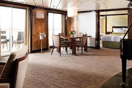Pride of America - Norwegian Cruise Line - Deluxe Owner's Suite mit großem Balkon (S5)