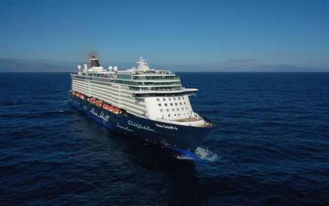 Kreuzfahrten mit der <i> Mein Schiff 4</i>