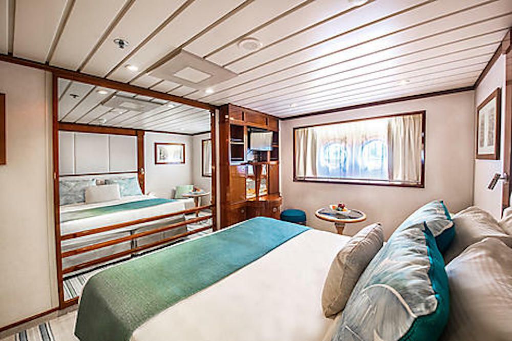 PAUL GAUGUIN - Ponant - PORTHOLE STATEROOM - 3 (F)