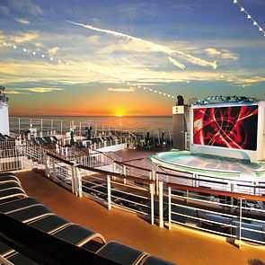 ncl epic leben an bord an deck entertainment bar SpiceH2O 